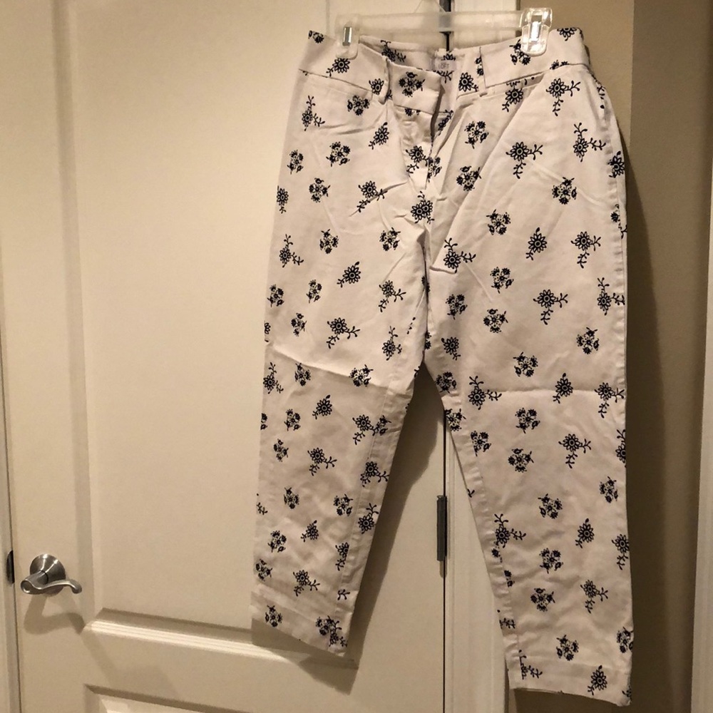EUC LOFT Riviera cropped capri pants in Julie Fit, size 10